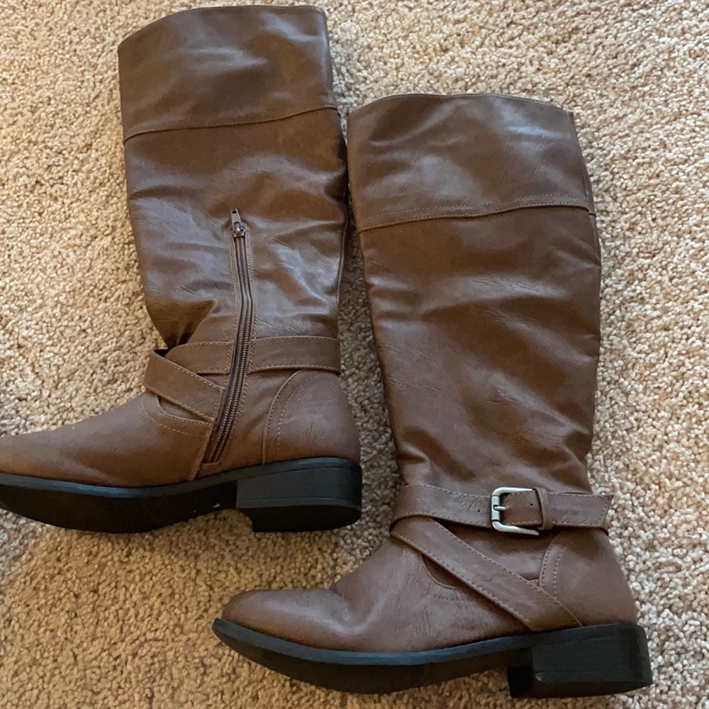 Tall brown boots from Vanity size 8